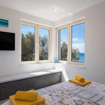 Katja & Hana By Pag Tours