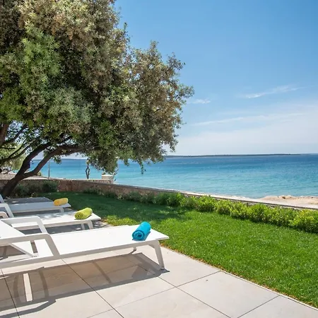 Katja & Hana By Pag Tours Villa