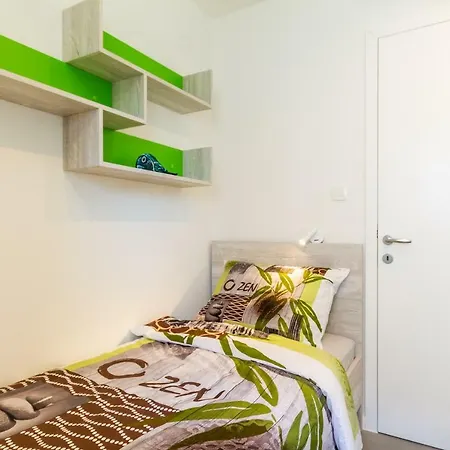 Katja & Hana By Pag Tours *