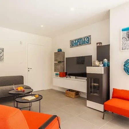 Katja & Hana By Pag Tours * Kolan