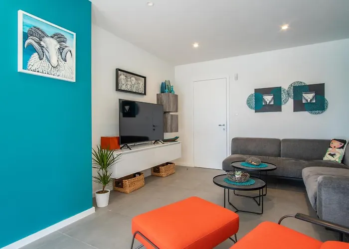 Katja & Hana By Pag Tours *