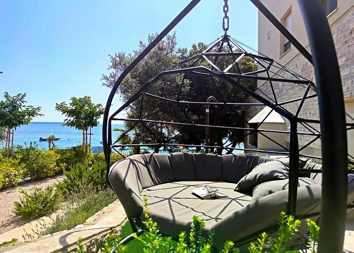 Katja & Hana By Pag Tours וילה