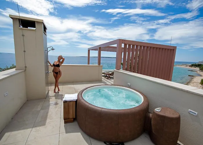 Katja & Hana By Pag Tours קולאן