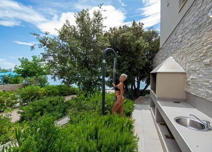 וילה Katja & Hana By Pag Tours