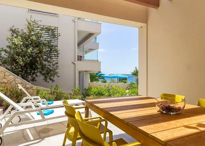 Katja & Hana By Pag Tours