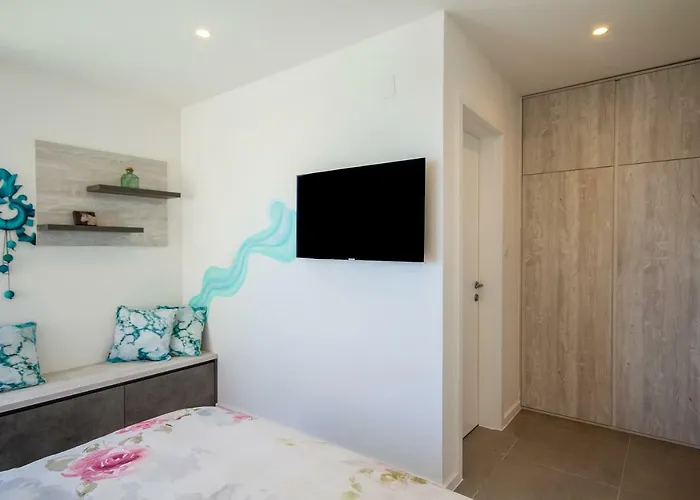 וילה Katja & Hana By Pag Tours