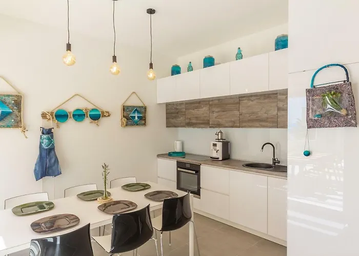 Katja & Hana By Pag Tours וילה קולאן