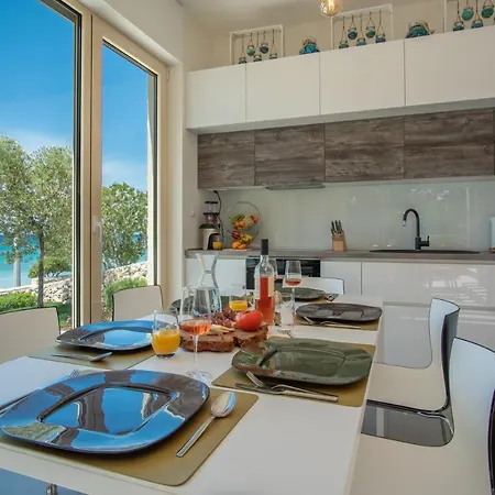 Katja & Hana By Pag Tours