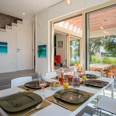 Katja & Hana By Pag Tours 科兰