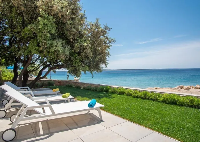 Katja & Hana By Pag Tours Villa