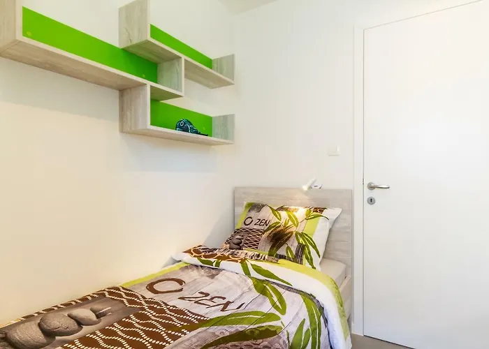 Katja & Hana By Pag Tours *