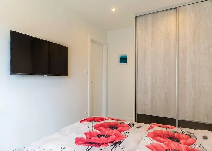 Katja & Hana By Pag Tours