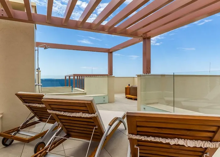 Katja & Hana By Pag Tours *