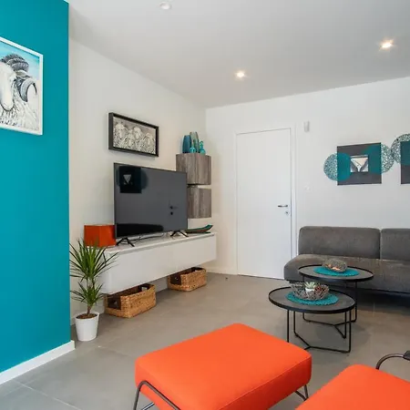 Katja & Hana By Pag Tours *