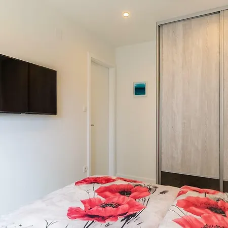 Katja & Hana By Pag Tours