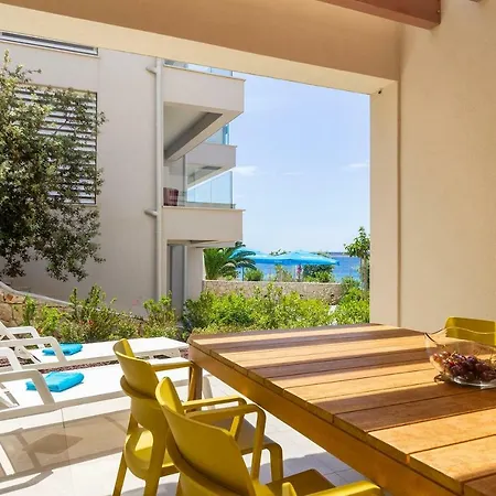 Katja & Hana By Pag Tours